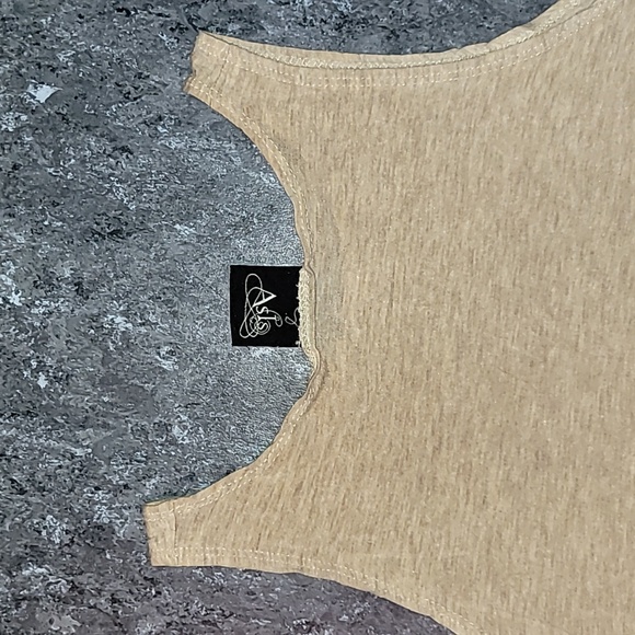 Made in USA. AsIs. 💯 Rayon. Flared Tank-top. Women's size Medium - Picture 15 of 15